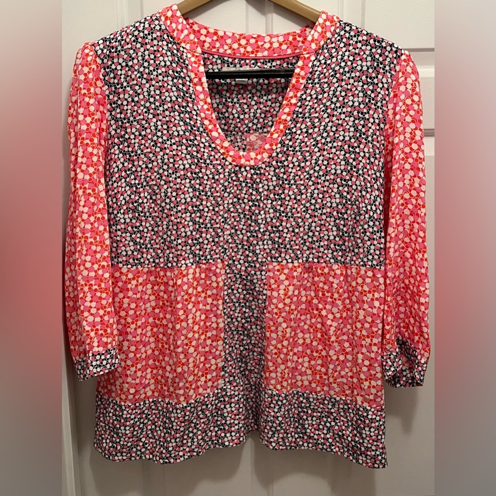 Boden Nylon color-block dotted mid sleeve shirt.